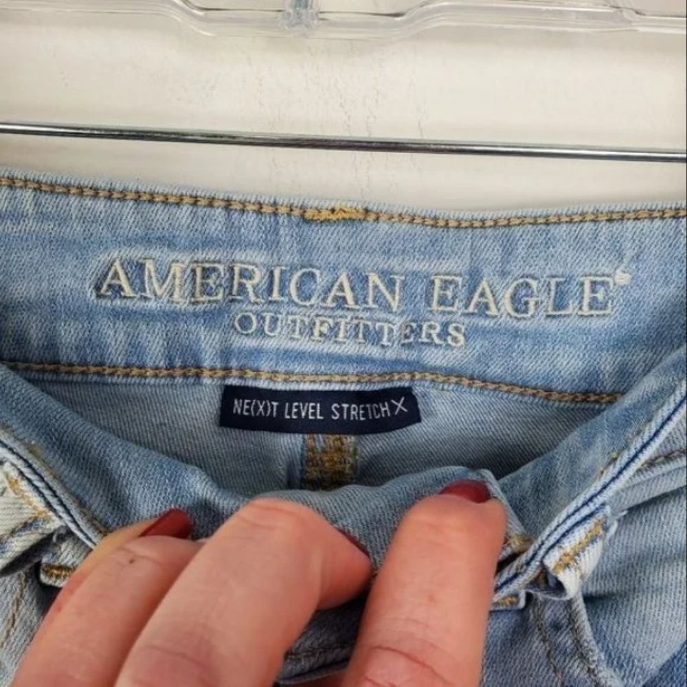 American Eagle Hi Rise Shortie Jean Short Womens Size 2 Light Wash Next Level - Picture 4 of 4